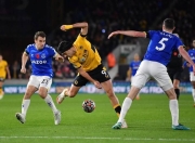 开云体育下载-包含狼队客场惜败埃弗顿，遭遇失利的词条