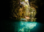 开云体育下载-钢铁防线，阿坎吉如何用瑞士精密锁死伊朗，为牙买加式足球注入新灵魂