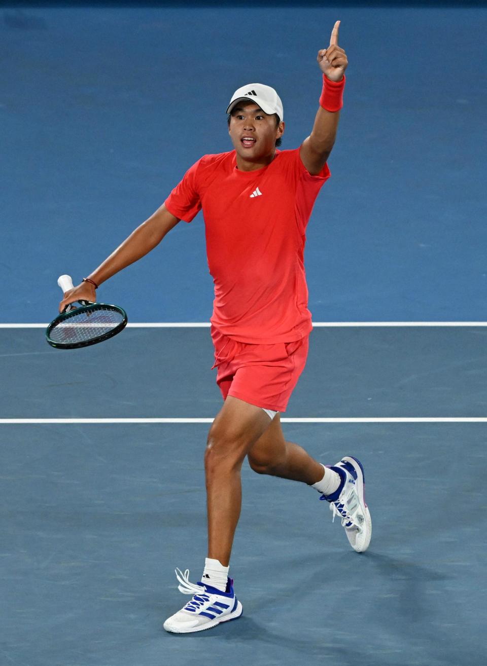 澳大利亚网球队逆转美国网球队，梅德韦杰夫绝境逆转的简单介绍