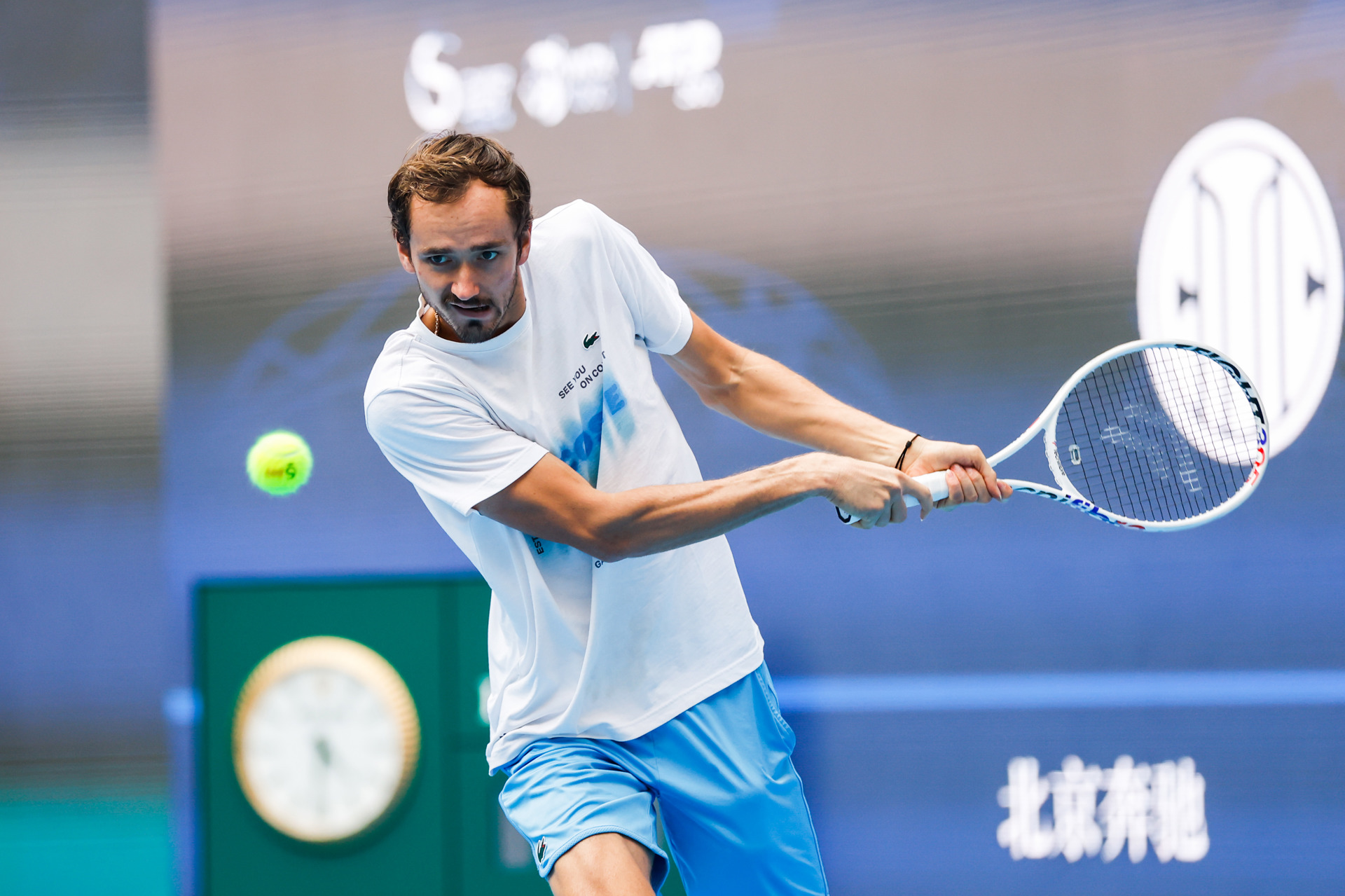 美国网球队横扫西班牙网球队,梅德韦杰夫完成帽子戏法的简单介绍 美国网球队横扫西班牙网球队,梅德韦杰夫完成帽子戏法的简单介绍