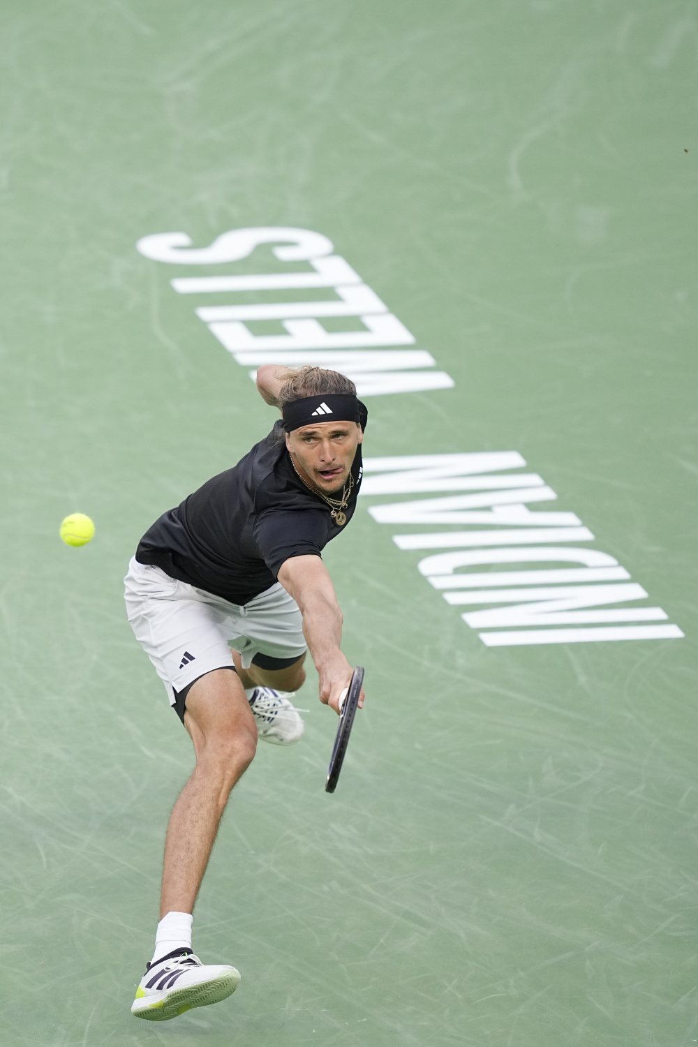 包含德国网球队绝杀英国网球队，阿尔卡拉斯绝境逆转的词条