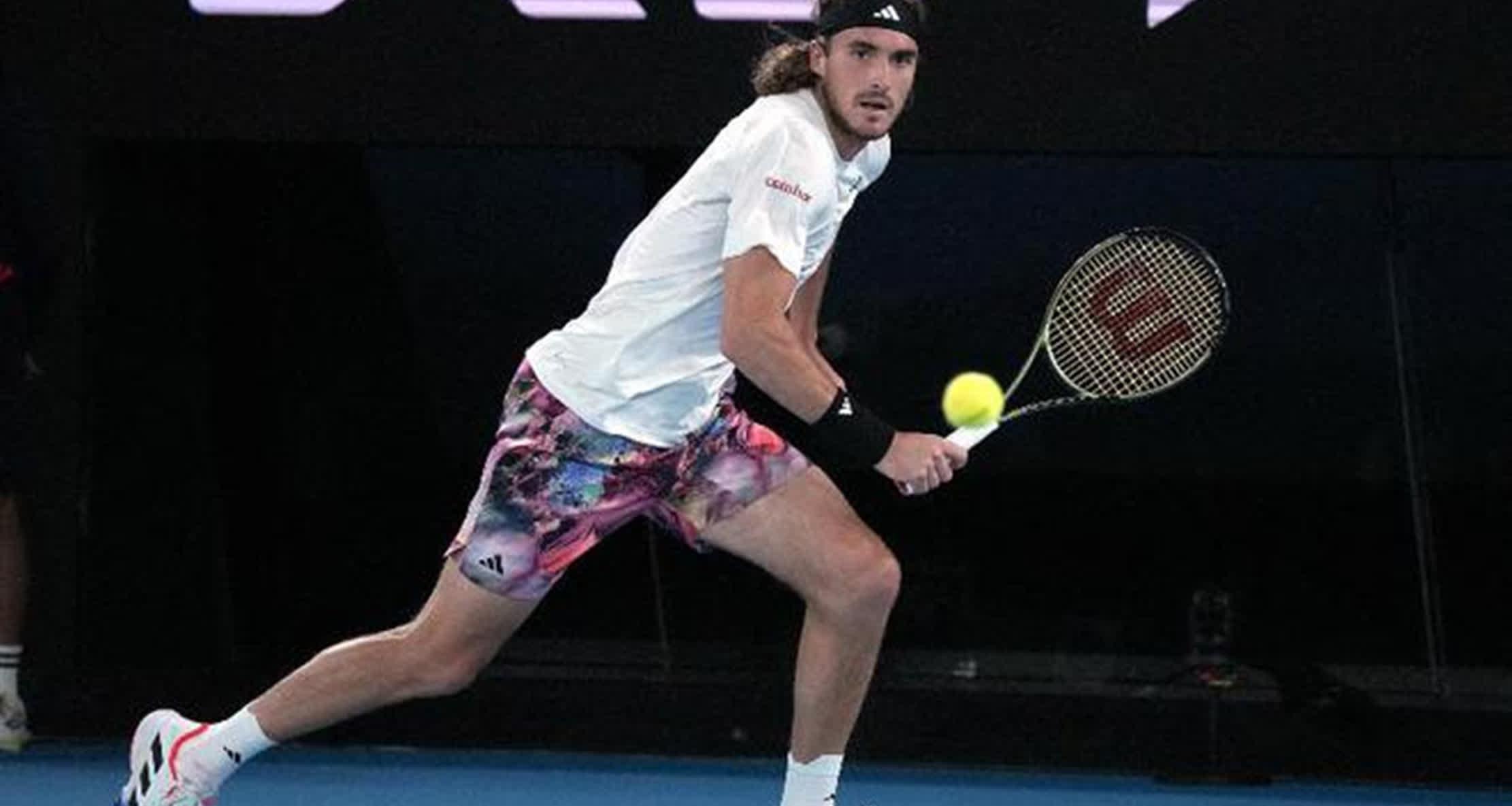 西班牙网球队轻取欧洲网球队，西西帕斯完成帽子戏法的简单介绍