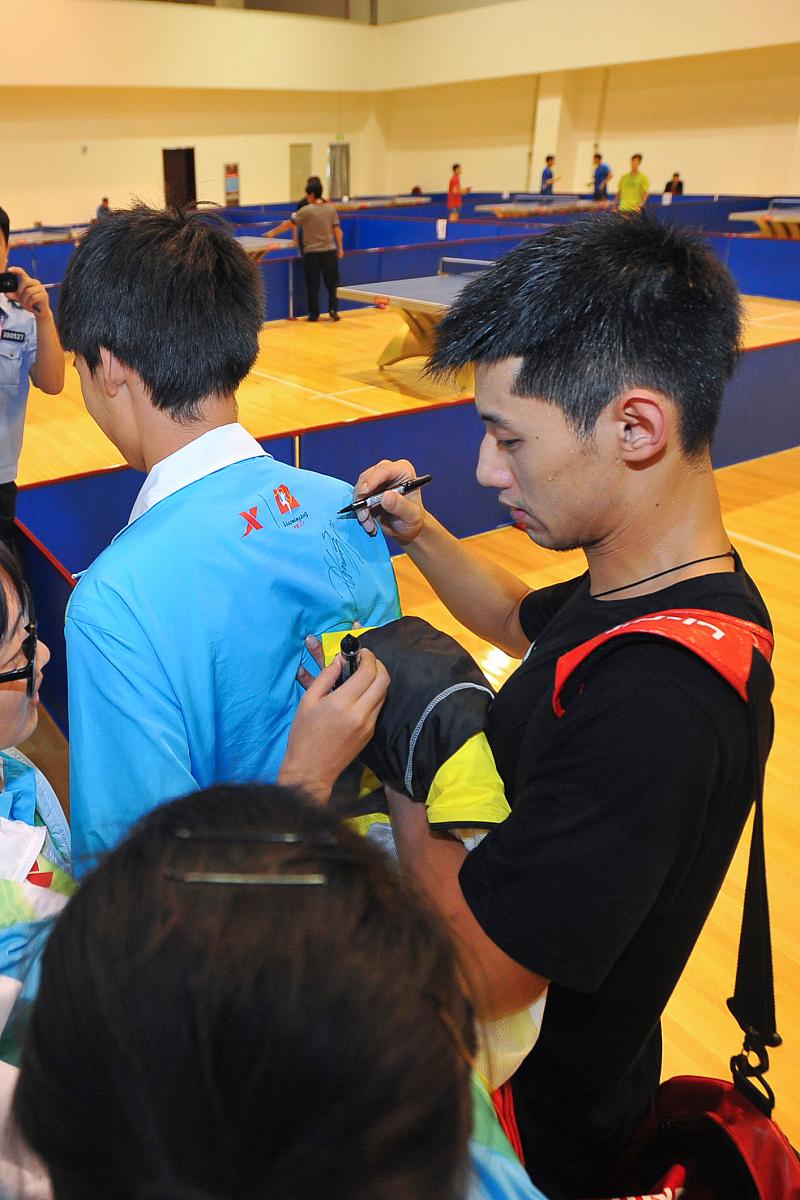 包含瑞典乒乓球队爆冷奥地利乒乓球队，张继科打破历史纪录的词条