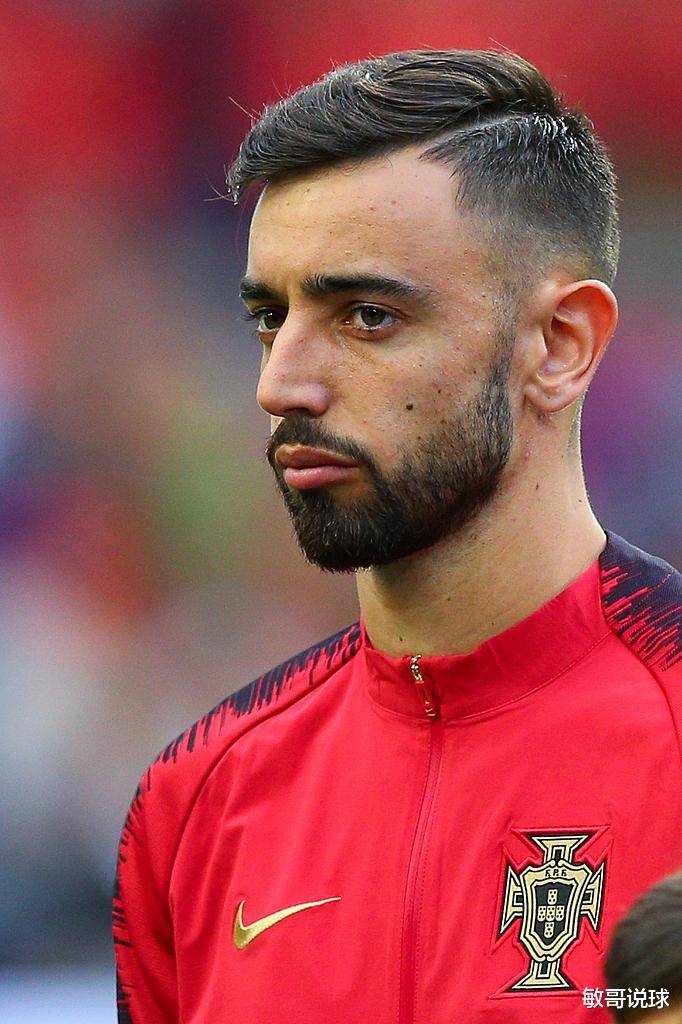 曼联新援禁区抢点得手，老特拉福德激荡着胜利的气息的简单介绍