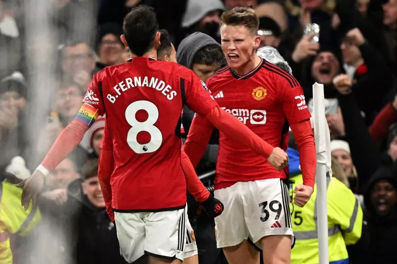 曼联新援禁区抢点得手，老特拉福德激荡着胜利的气息的简单介绍