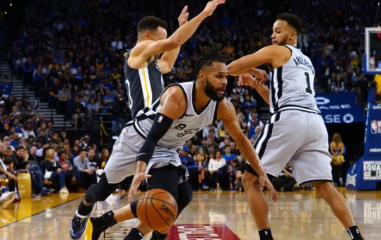 北美对决：美国队战胜加拿大队，锁定八强席位的简单介绍