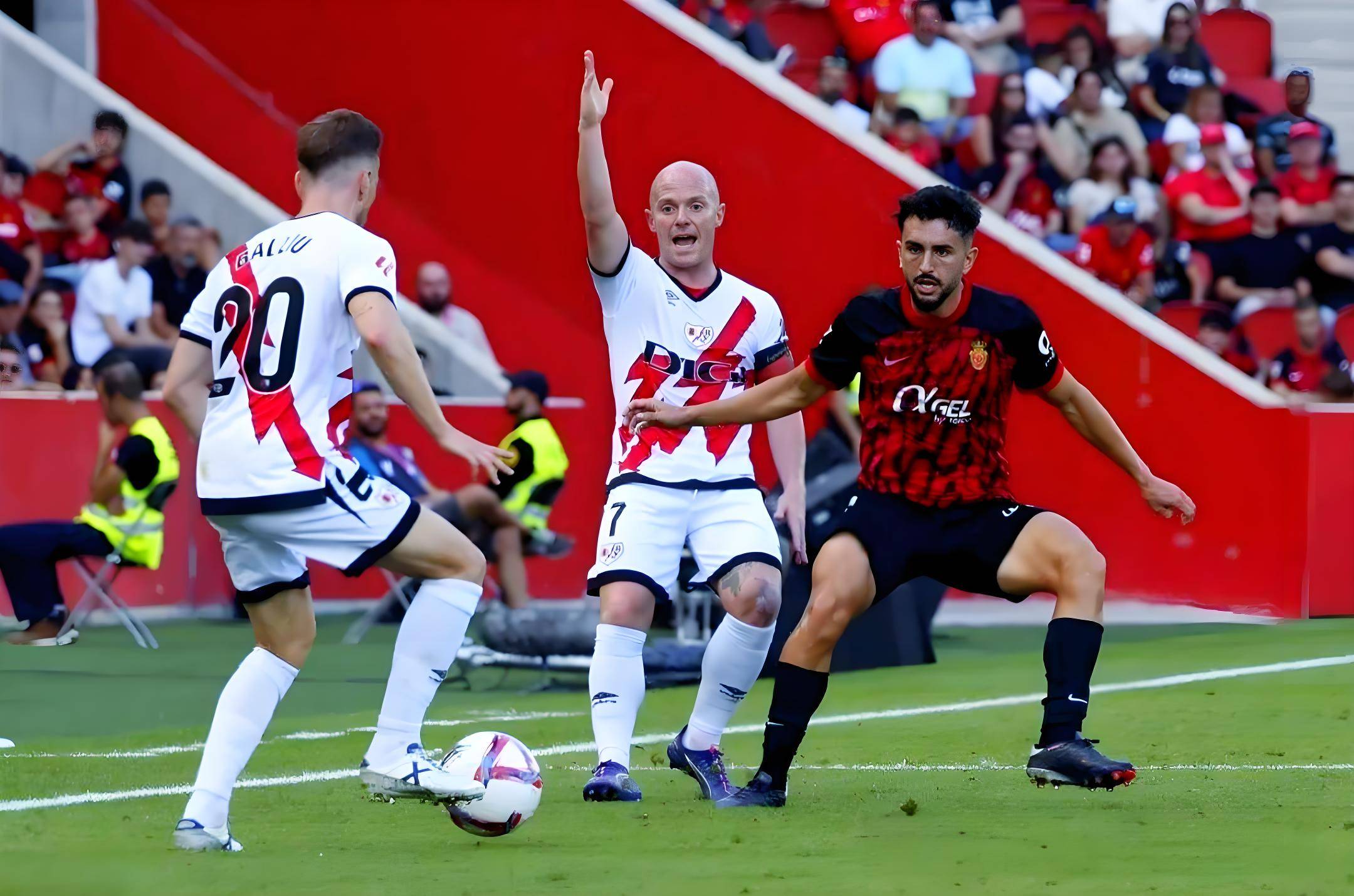 塞尔塔维戈客场逆转击败毕尔巴鄂的简单介绍