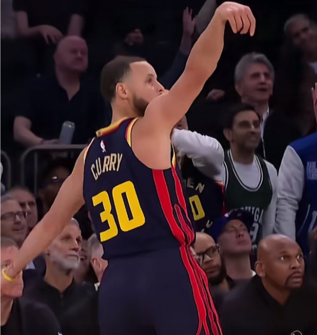 尼克斯客场逆转马刺，兰多夫关键时刻爆发的简单介绍