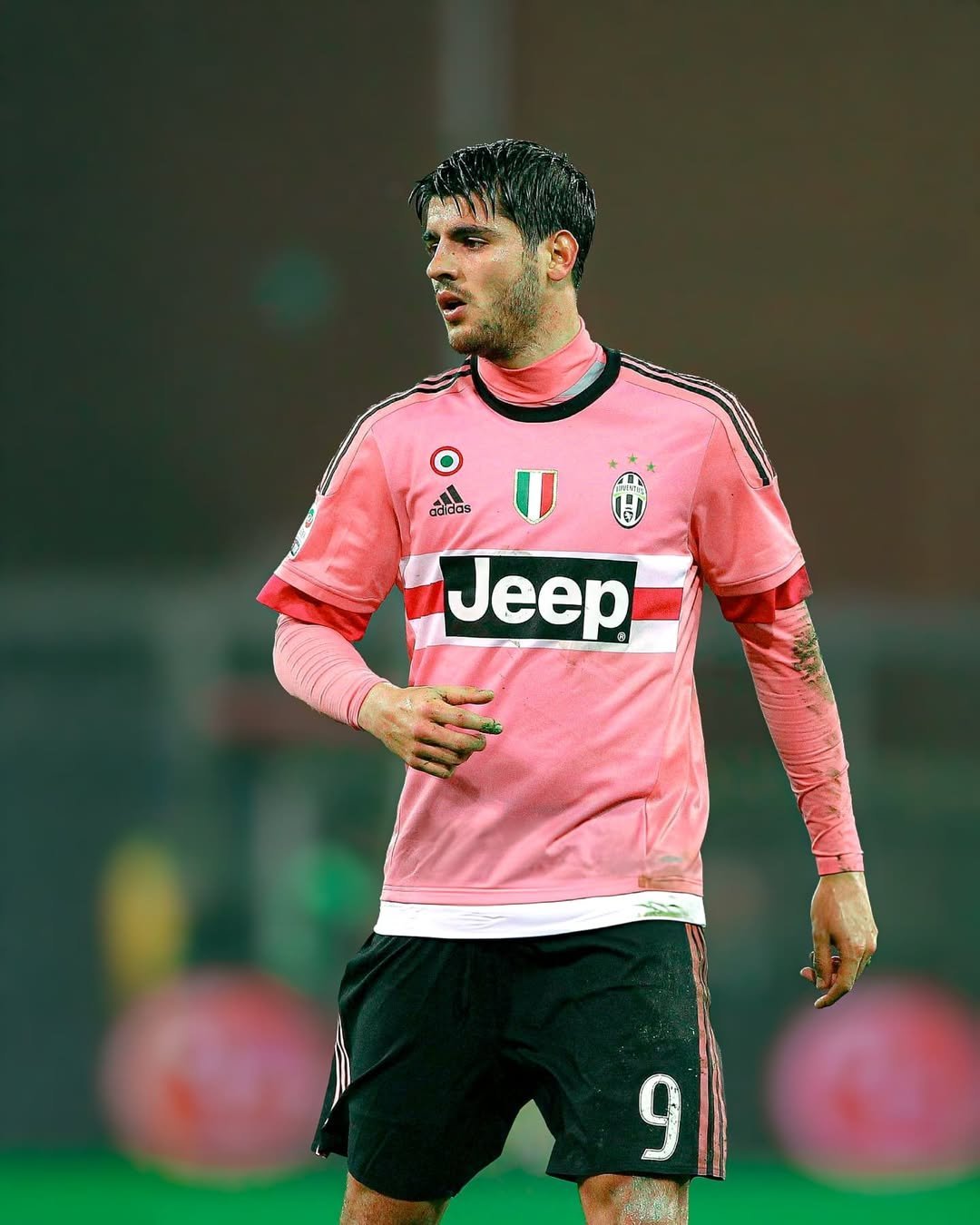 关于意大利足球联赛中一支实力超强球队抢眼的信息