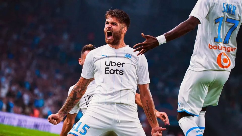 包含亚眠俱乐部在法甲联赛中排名靠前的词条