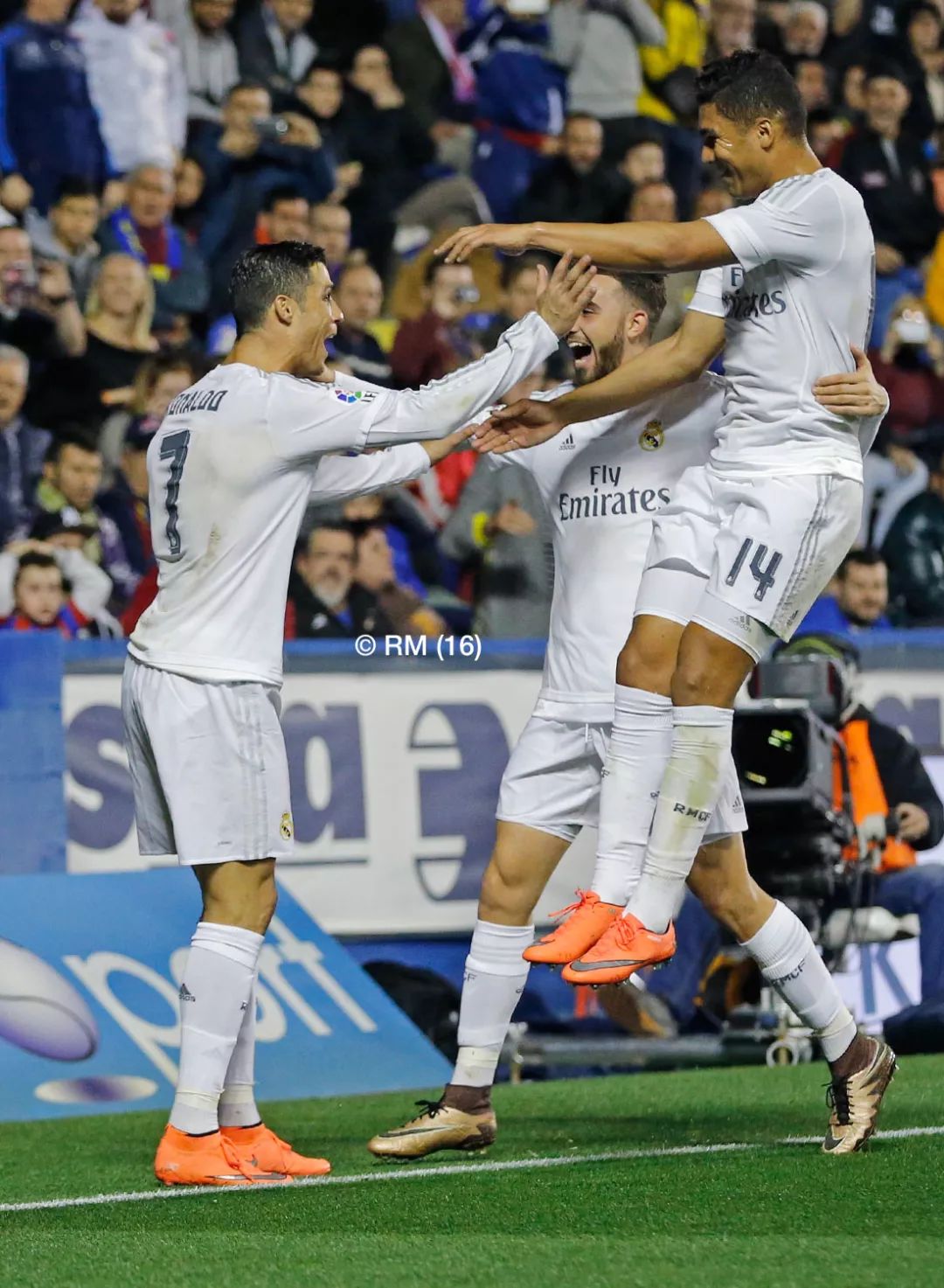 瓦伦西亚夺得关键胜利，晋级形势乐观的简单介绍