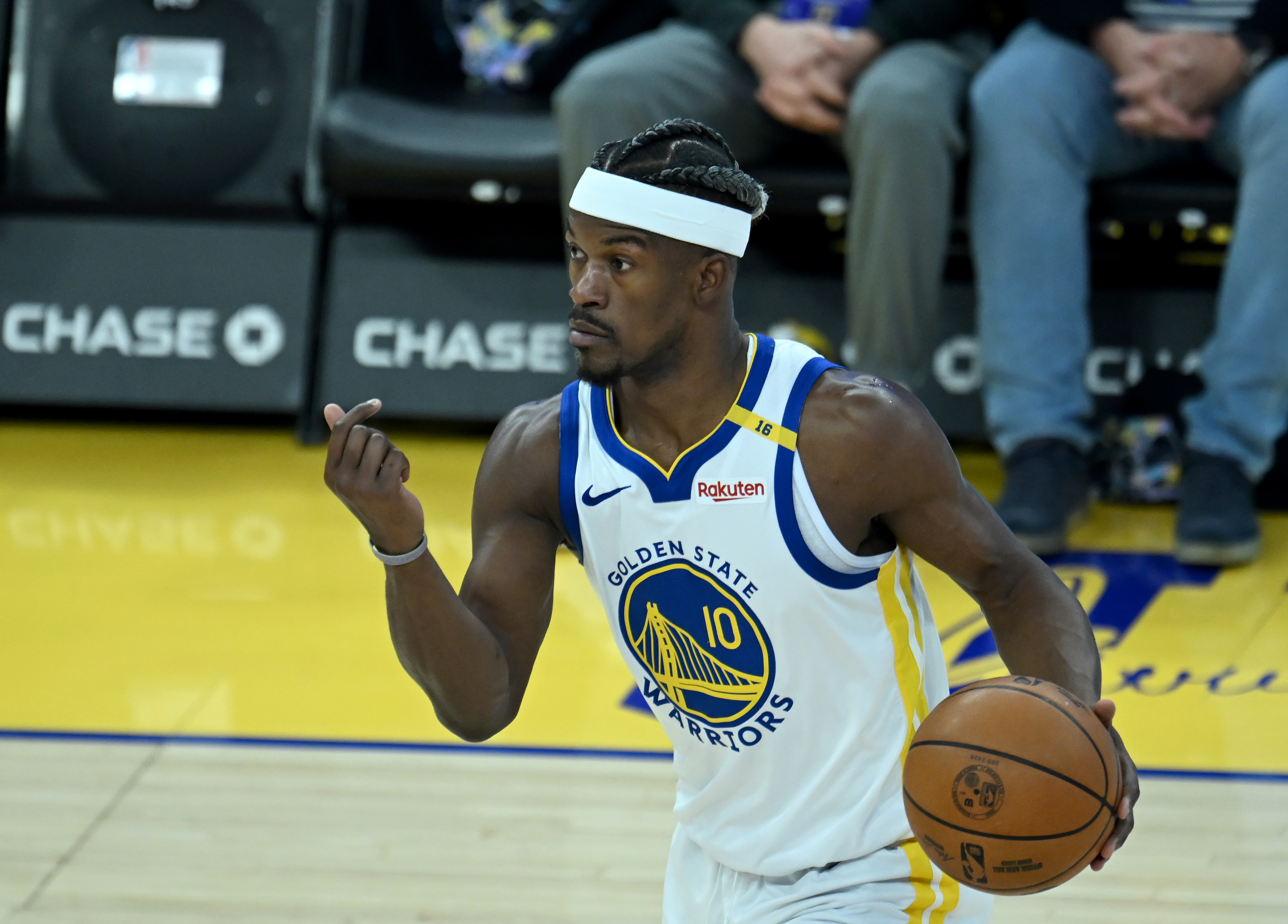 雄鹿寻找胜利秘诀，勇士主场迎战知名球员的简单介绍